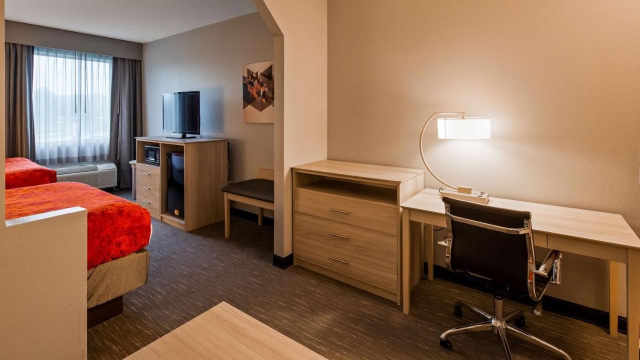 Best Western Plus New Cumberland Exteriér fotografie