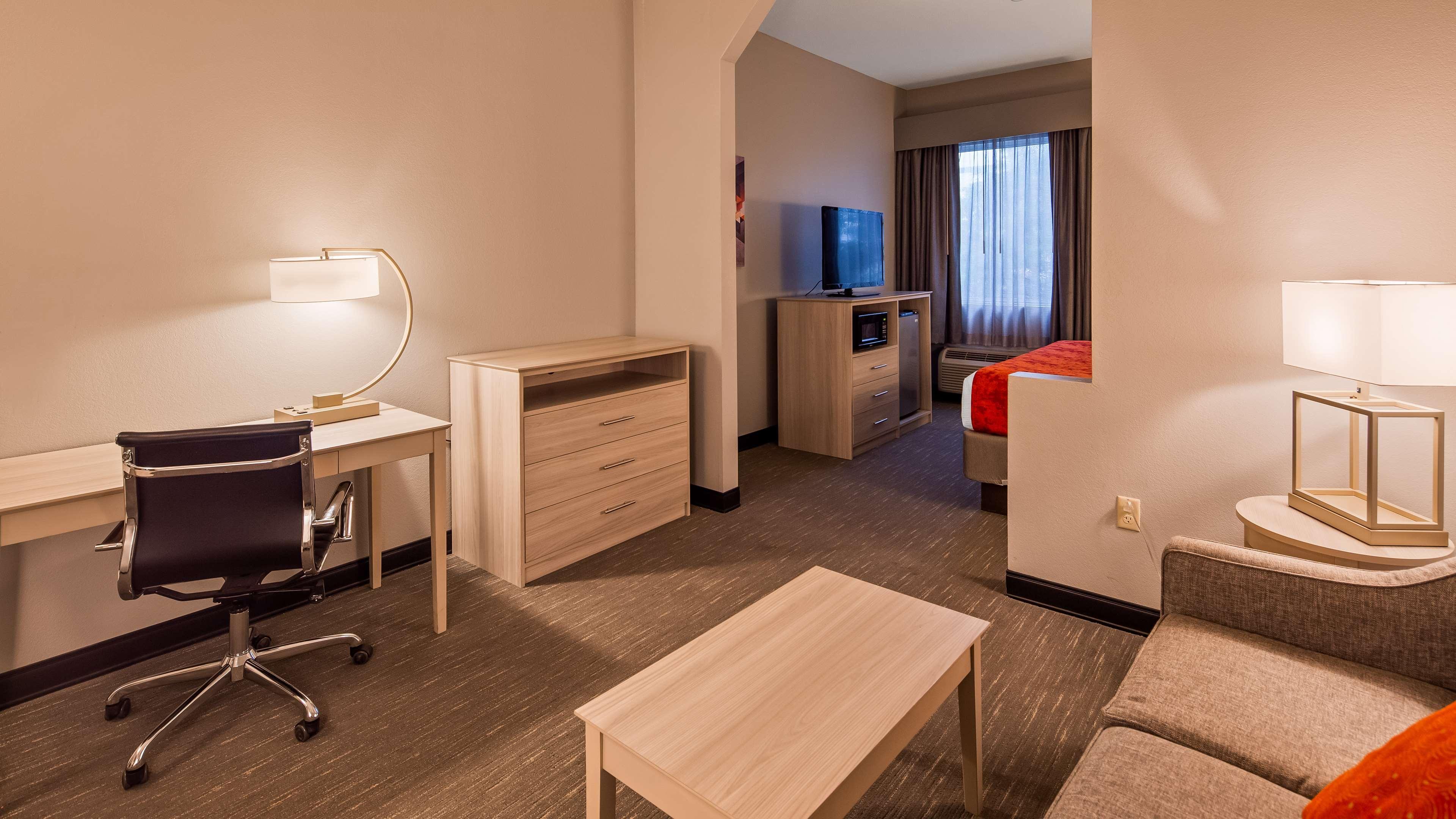 Best Western Plus New Cumberland Exteriér fotografie