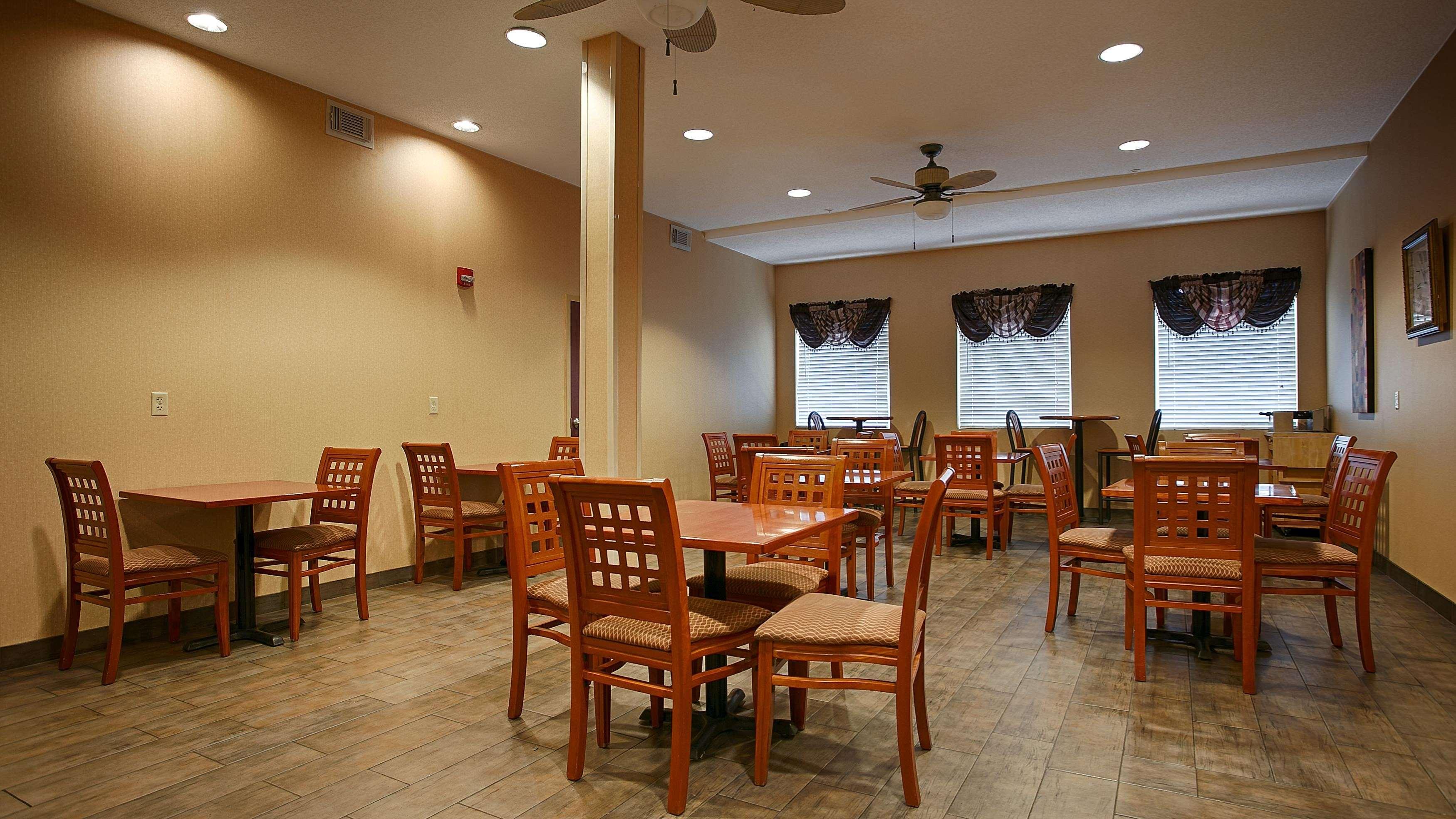 Best Western Plus New Cumberland Exteriér fotografie