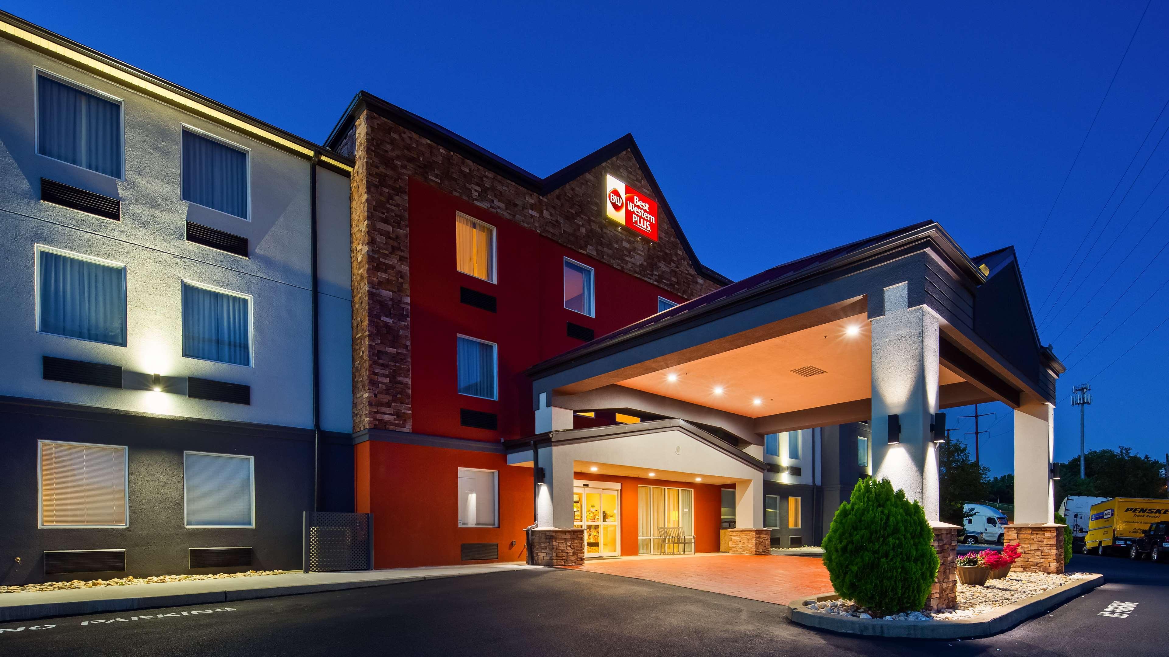 Best Western Plus New Cumberland Exteriér fotografie