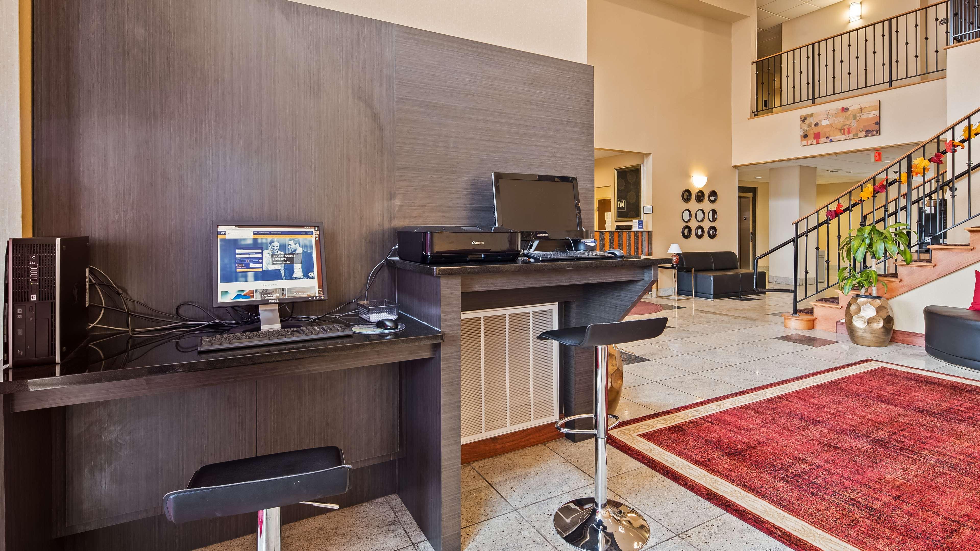 Best Western Plus New Cumberland Exteriér fotografie