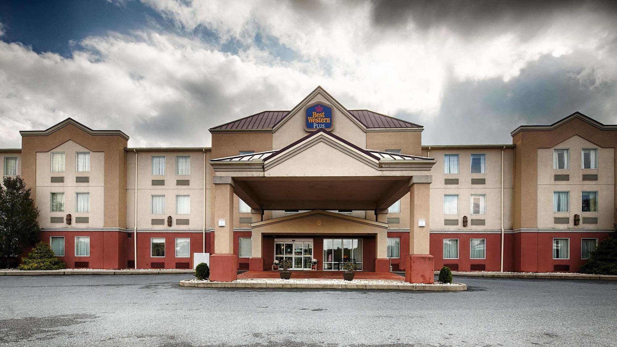 Best Western Plus New Cumberland Exteriér fotografie