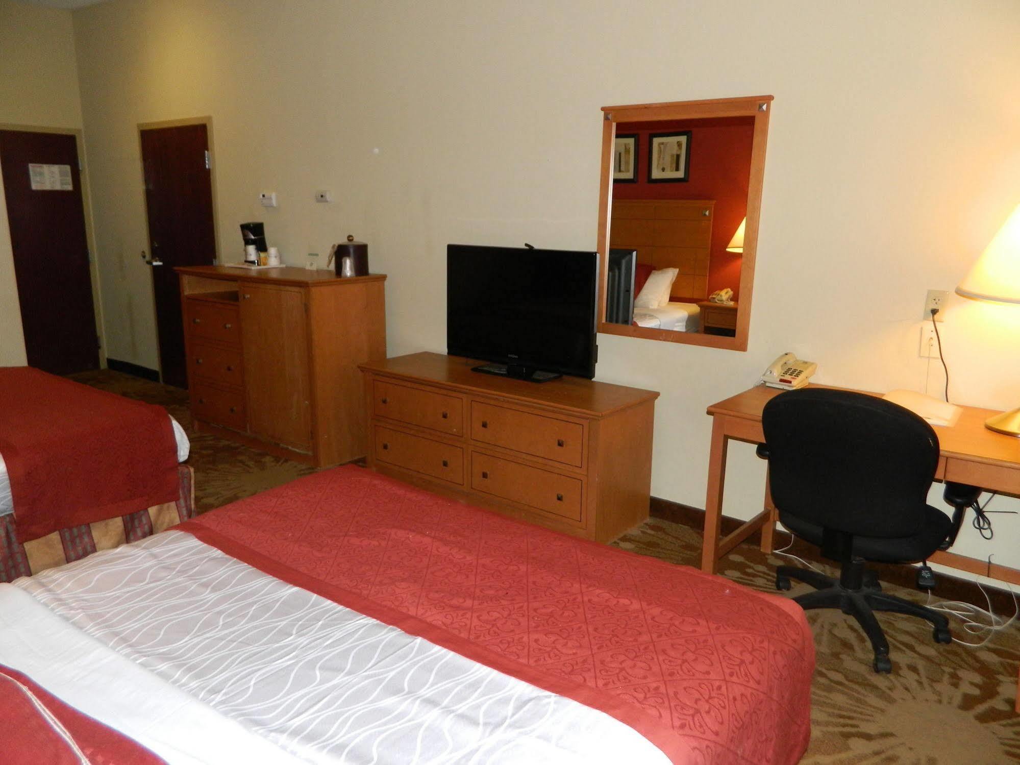 Best Western Plus New Cumberland Exteriér fotografie