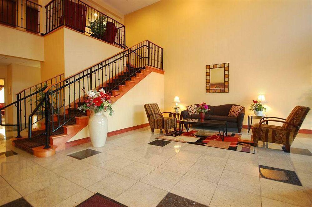 Best Western Plus New Cumberland Interiér fotografie